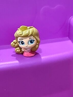 Disney Doorable Princess Mini Figure Toy - Blonde Princess Doll